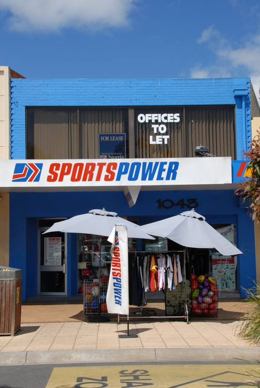 UPSTAIRS OFFICE SPACE - OPPOSITE BEACH Picture 1