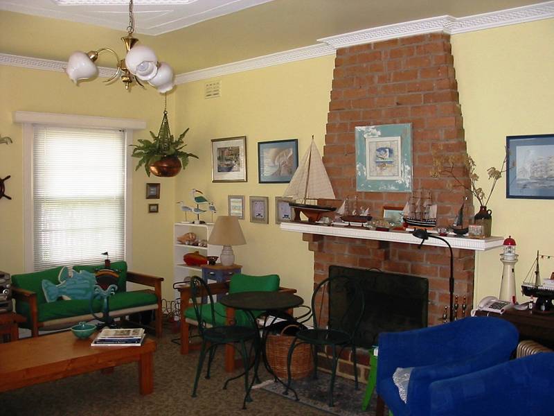 COTTAGE BY THE SEA Picture 3