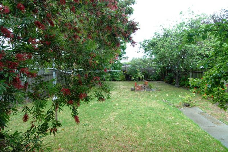 HOLIDAY RETREAT & INVESTMENT Picture 2