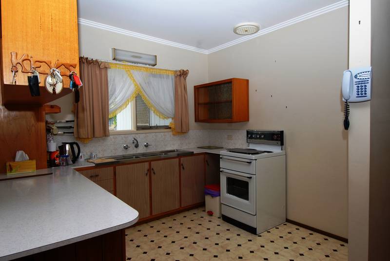 JUST MOVE IN Picture 3