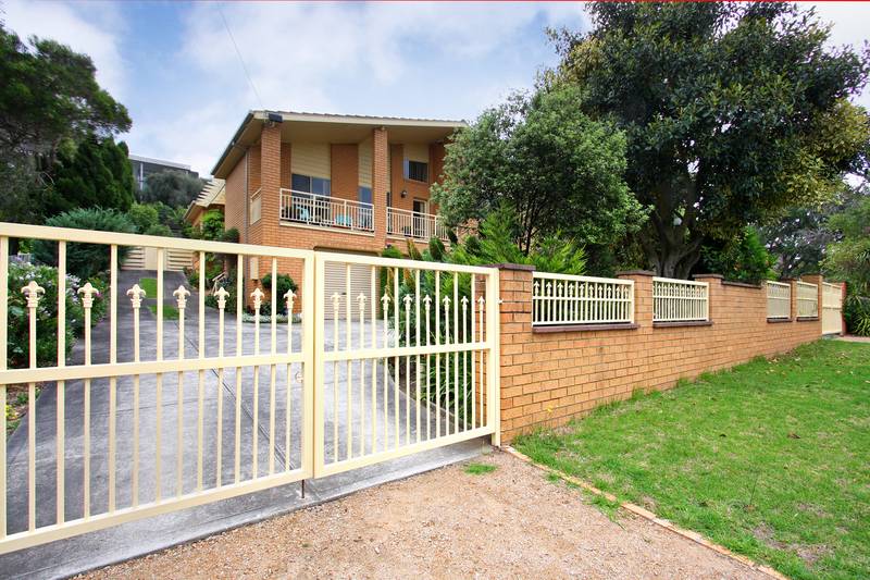 BEAUTY & THE BEACH Picture 1