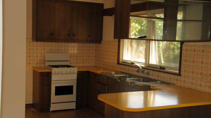 BELEURA HILL ROAD - FANTASTIC LOCATION Picture 3