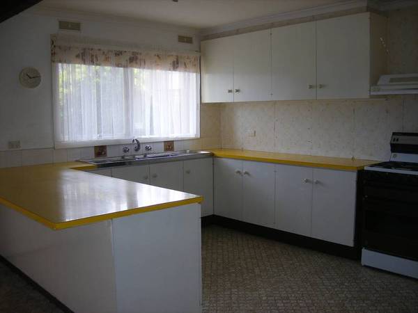 WITH ROOM TO SPARE Picture 2