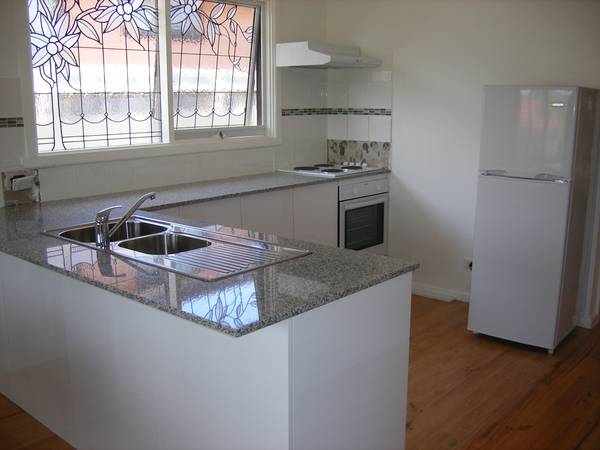 JUST FINISHED STUNNING RENOVATIONS Picture 3