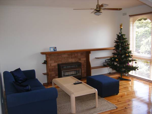 JUST FINISHED STUNNING RENOVATIONS Picture 2