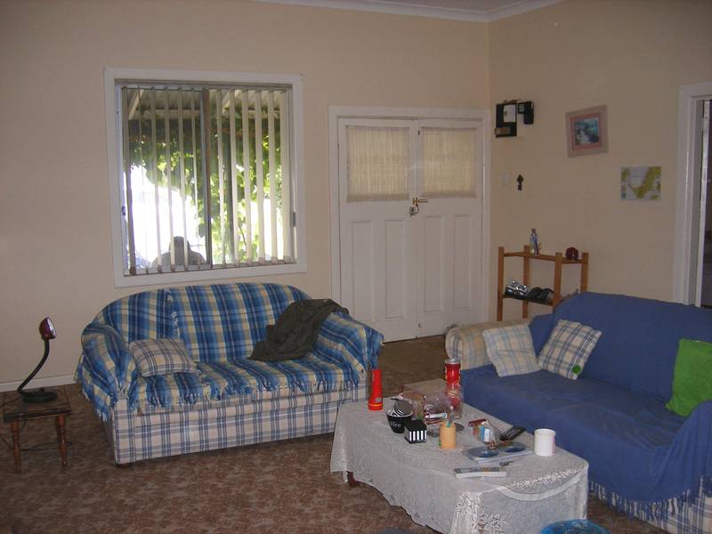 BIG ON THE INSIDE Picture 2
