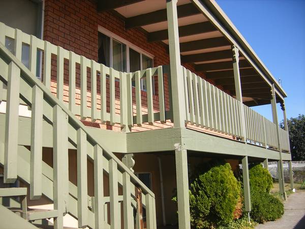 LARGE FAMILY LIVING Picture 1