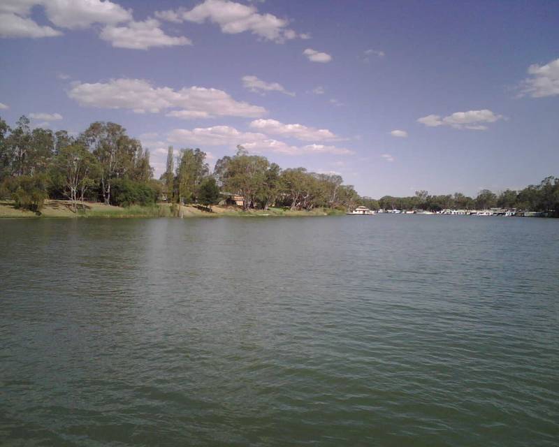 MAGNIFICENT HOME OR SHACK! Picture 2