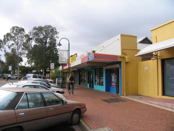 Prime Location! Picture 3