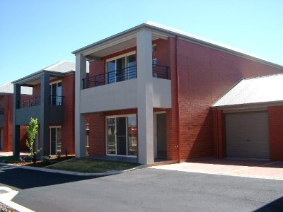 NEAR NEW MODERN TOWN HOUSE! OPEN THURS 8TH OCT, 5.00-5.20PM Picture