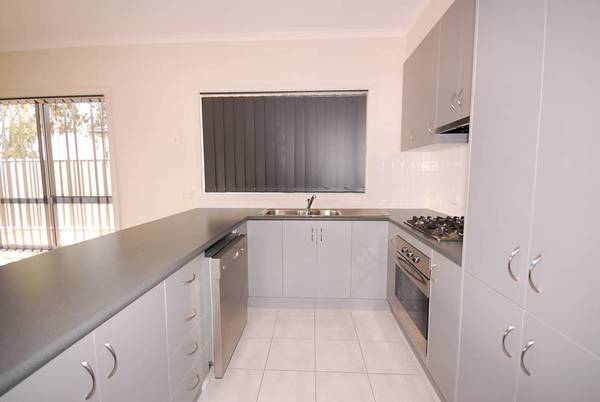 Stunning Villa! Picture 3