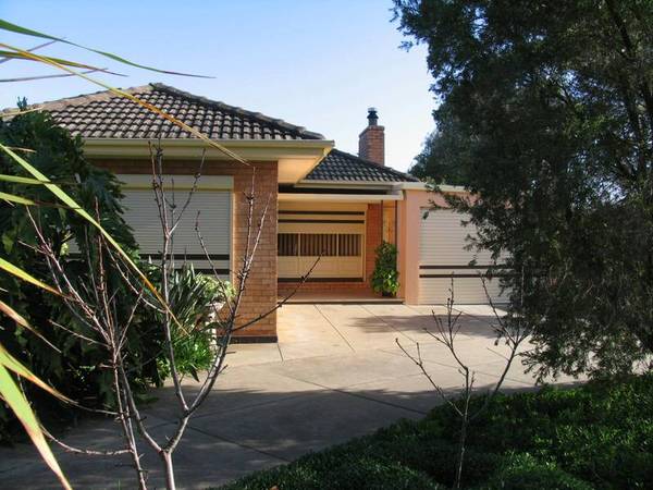 Situated On Big Corner Block! Picture 1