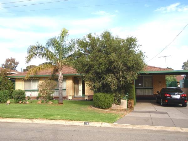 Just Move In & Enjoy! Picture 1