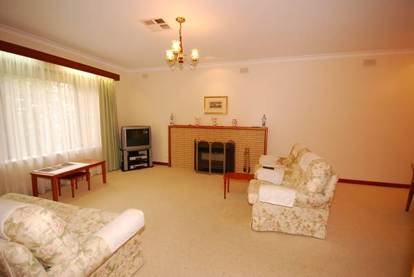 ROOM TO MOVE - IT'S GOT THE LOT! Picture 2