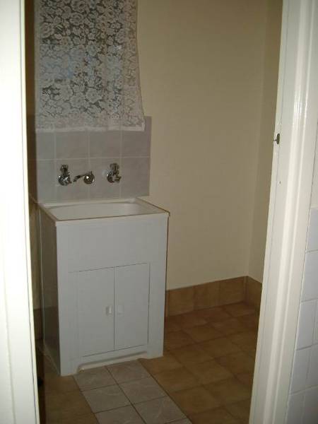 NEAT & TIDY 3 BEDROOM HOME! Picture 2