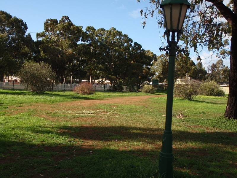 AUCTION 7TH FEBRUARY 2010 @ 10AM Picture 3