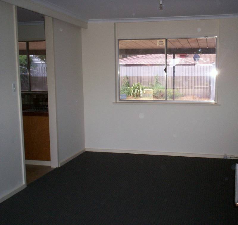 3 BEDROOM FAMILY HOME! Picture 2