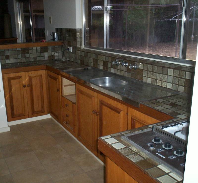 3 BEDROOM FAMILY HOME! Picture 3