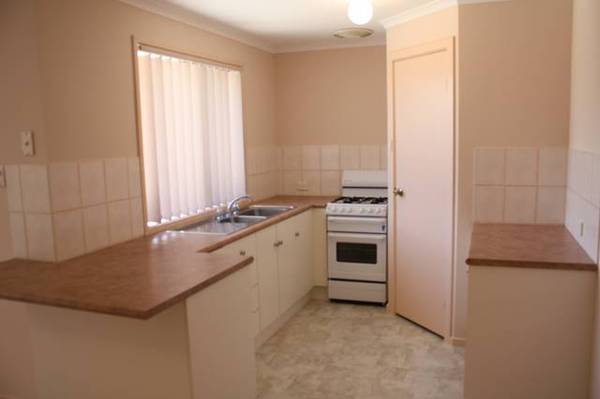 Nestled In Settlers Farm Development! Picture