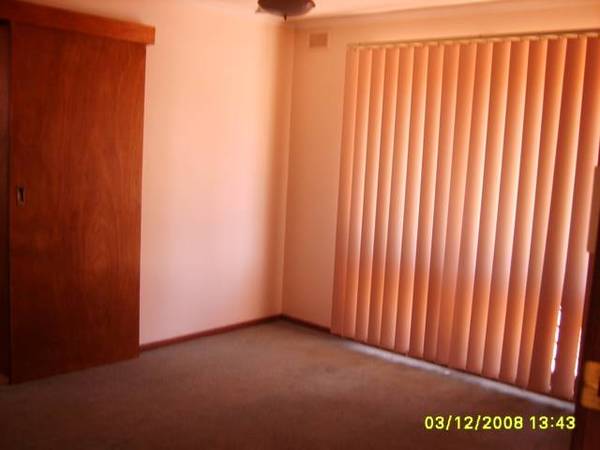 4 BEDROOM HOME WITH SWIMMING POOL! APPLICATIONS CURRENTLY UNDER CONSIDERATION! Picture 4 BEDROOM HOME WITH SWIMMING POOL! APPLICATIONS CURRENTLY UNDER CONSIDERATION! Picture