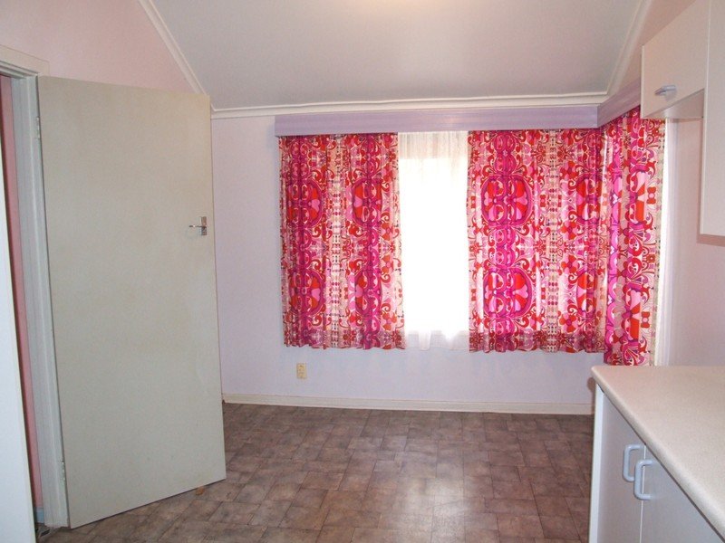 3 BEDROOM HOME! Picture