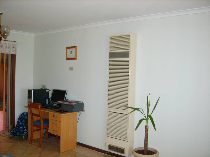 SPACIOUS 3 BEDROOM HOME! Picture