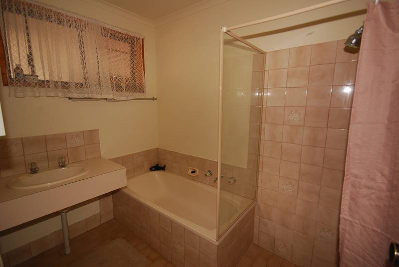 Fabulous First Home Or Investment... Picture 2
