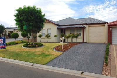 Exceptionally Presented Villa Picture