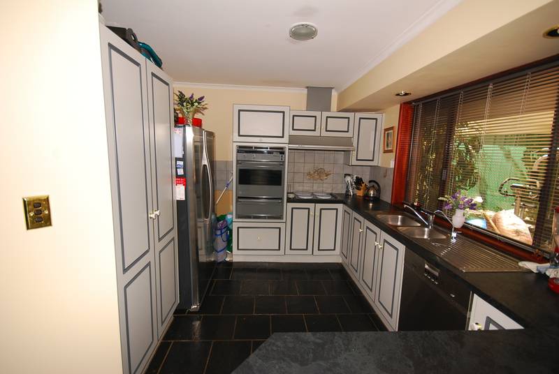 Stunning 4 Bedroom Home! Picture 2
