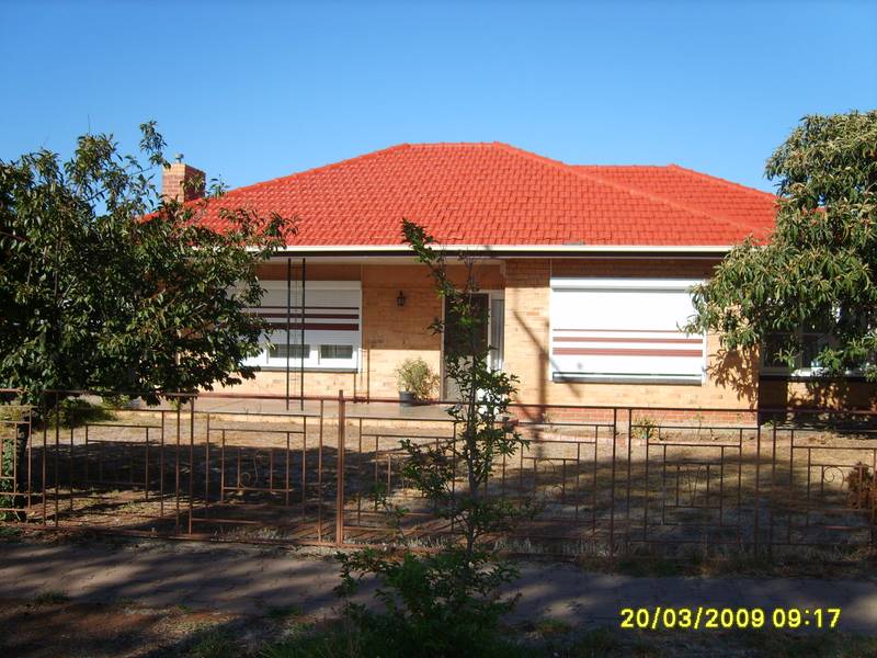 3 BEDROOM HOME! Picture
