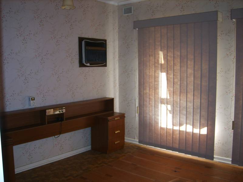 SOLID BRICK 3 BEDROOM HOME! Picture 3