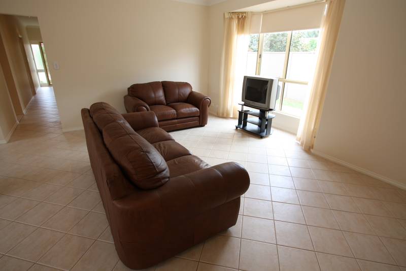 Immaculate Near New Home! Picture 3