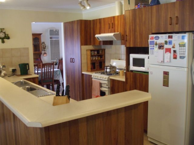 Spacious Family Home! Picture 2