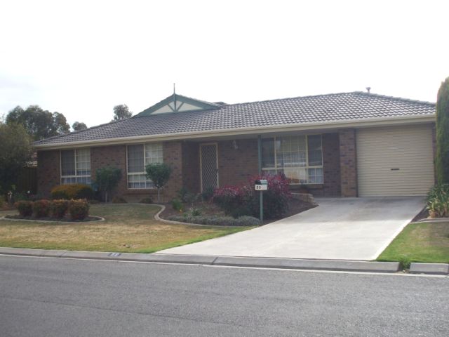 Spacious Family Home! Picture 1