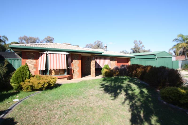 Wonderful Home To Move Right In To! Picture 1