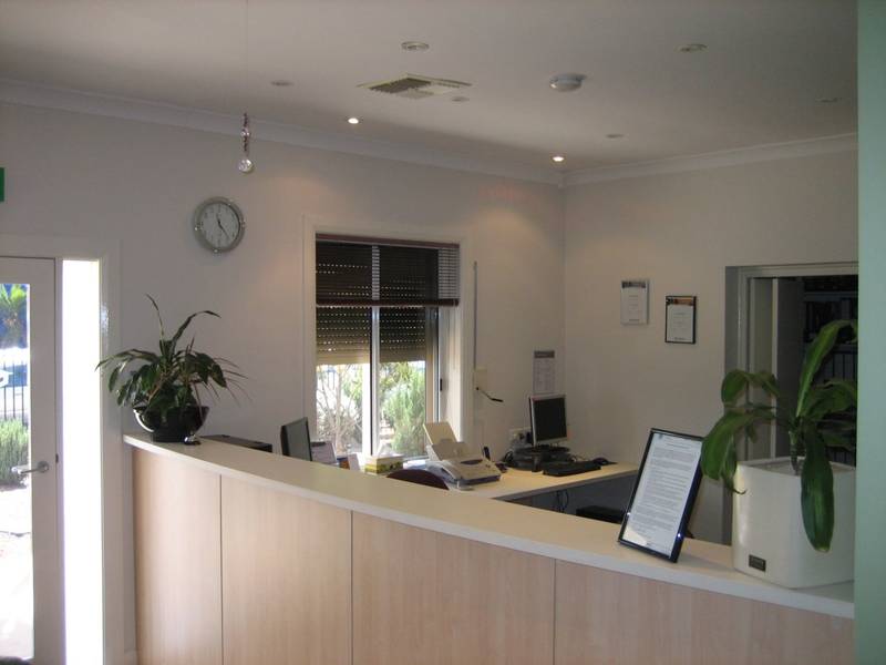 FANTASTIC EXPOSURE TO OVER 38,000 VEHICLES EACH DAY! Picture 2