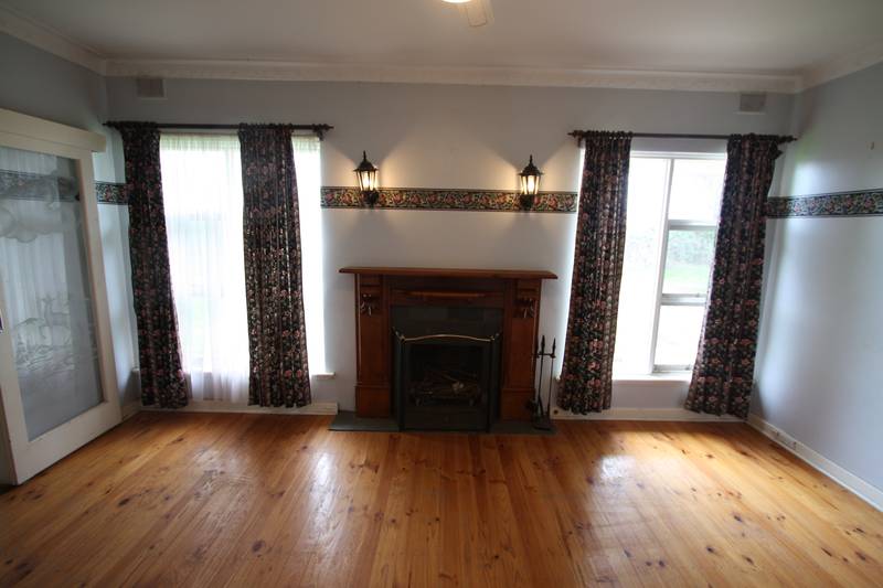 Country Setting - City Living! Picture 3