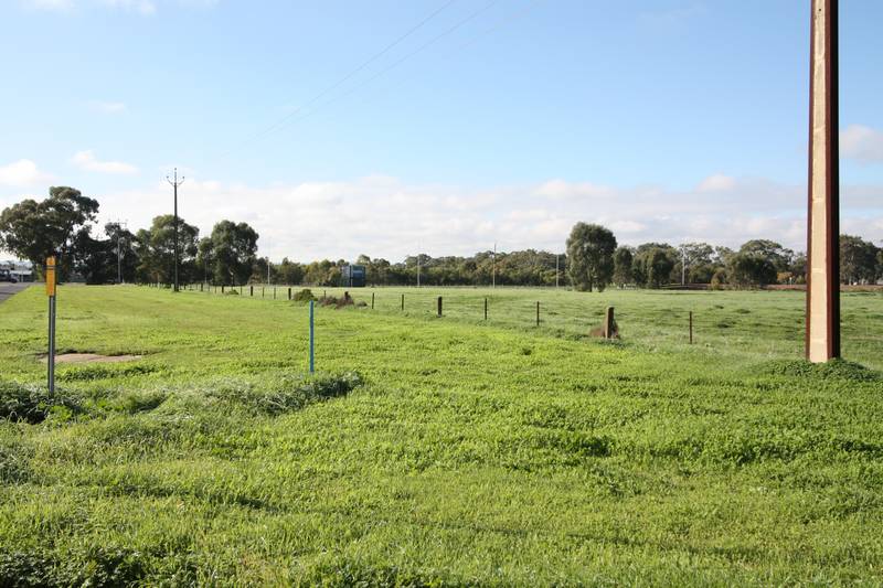 RARE OPPORTUNITY TO PURCHASE PRIME LAND Picture 2