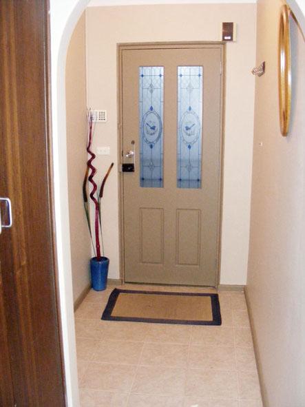 Just Listed! Picture 2