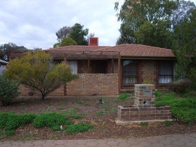 THREE BEDROOM FAMILY HOME! OPEN TUES 2ND MARCH, 5.00-5.20PM Picture THREE BEDROOM FAMILY HOME! OPEN TUES 2ND MARCH, 5.00-5.20PM Picture