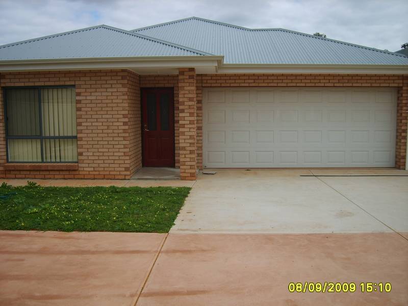 BRAND NEW MODERN 3 BEDROOM HOME! Picture 1