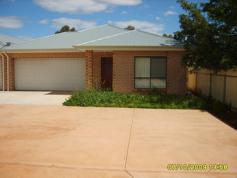 BRAND NEW MODERN 3 BEDROOM HOME! Picture 1