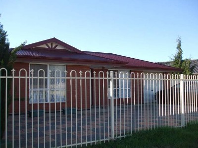 LOVELY 3 BEDROOM HOME! OPEN TUES 8TH DECEMBER, 5.00-5.20PM Picture