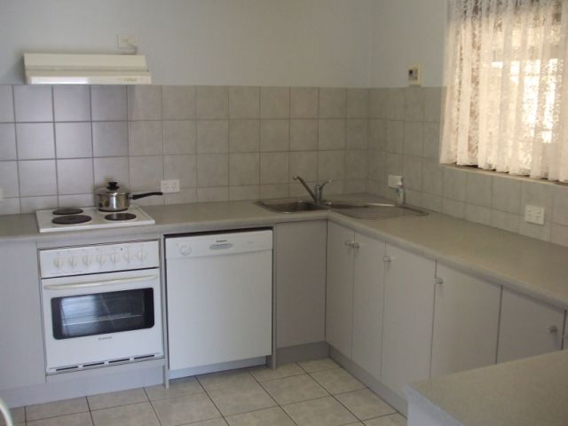 Immaculate Secure & Private Mediterranean Picture 2