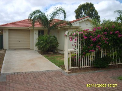 CLEAN & TIDY 3 BEDROOM HOME! OPEN SAT 12TH DECEMBER, 12.00-12.20PM Picture