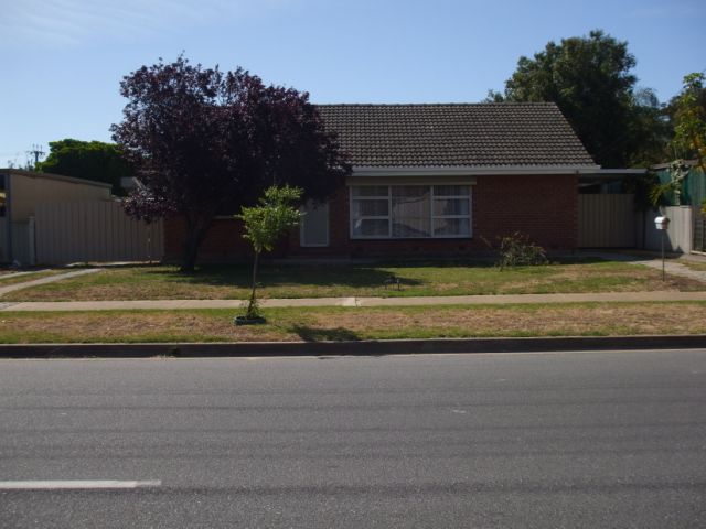 Very Neat Ranch Style Home..... Picture 1