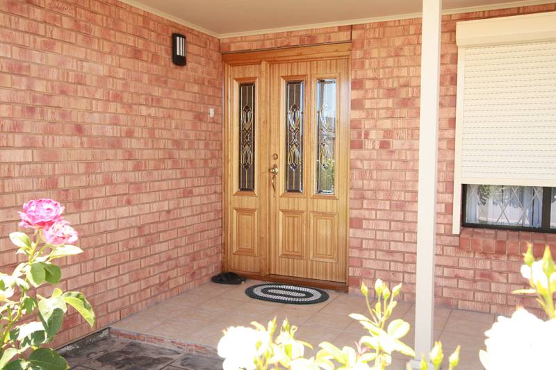 Fabulous Family Home! - Off Nathan Street Picture 2