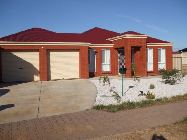 4 BEDROOMS + STUDY WITH 2 BATHROOMS! OPEN MON 8TH FEBRUARY, 5.00-5.20PM Picture 1