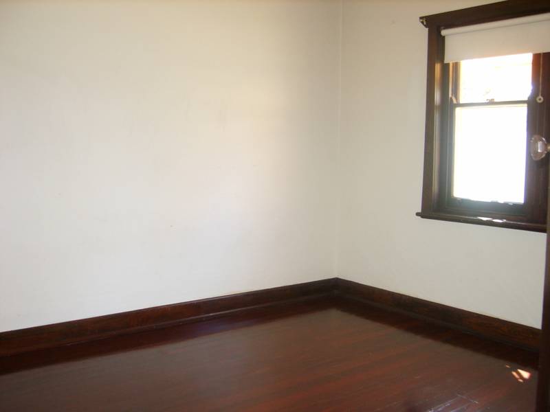 CHARACTER & CHARM! Picture 3