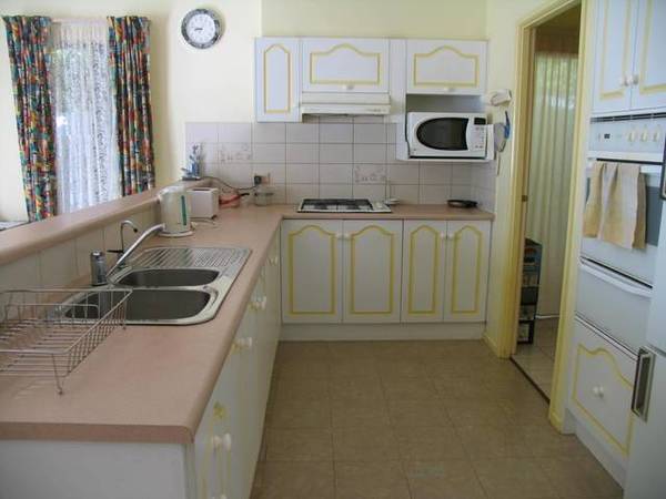 Top location in an up and coming area! Picture 3